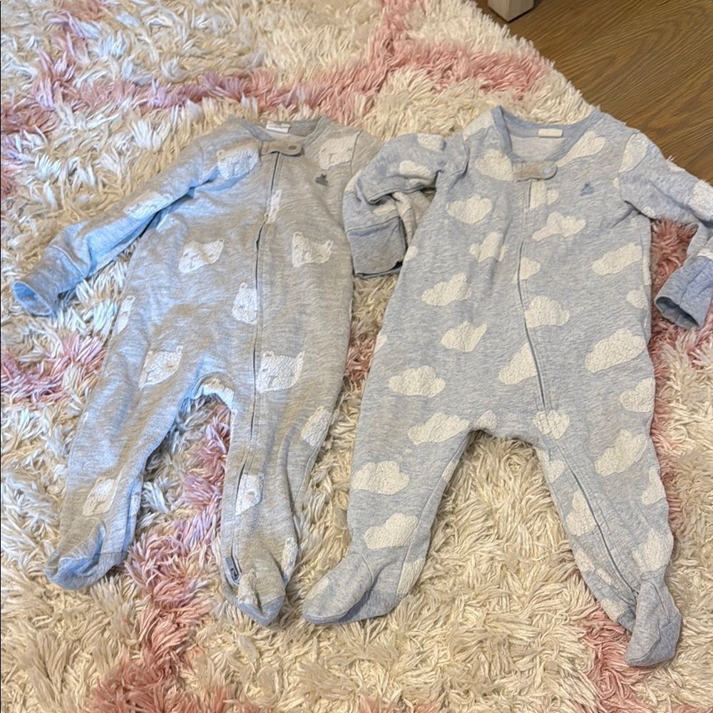 Gap One Piece footie Pajamas 6-9M